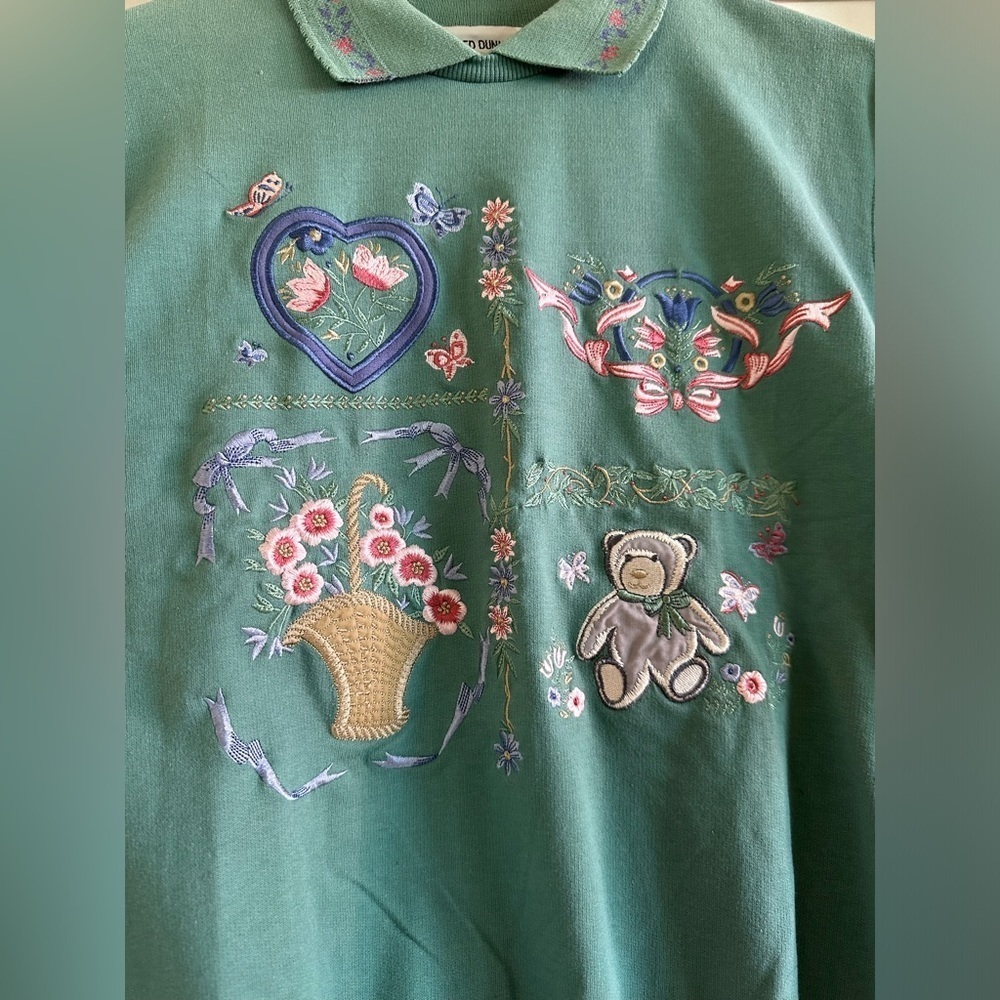 Alfred Dunner Vintage Embroidered Grandma Core Sweater. Size Med. EUC
